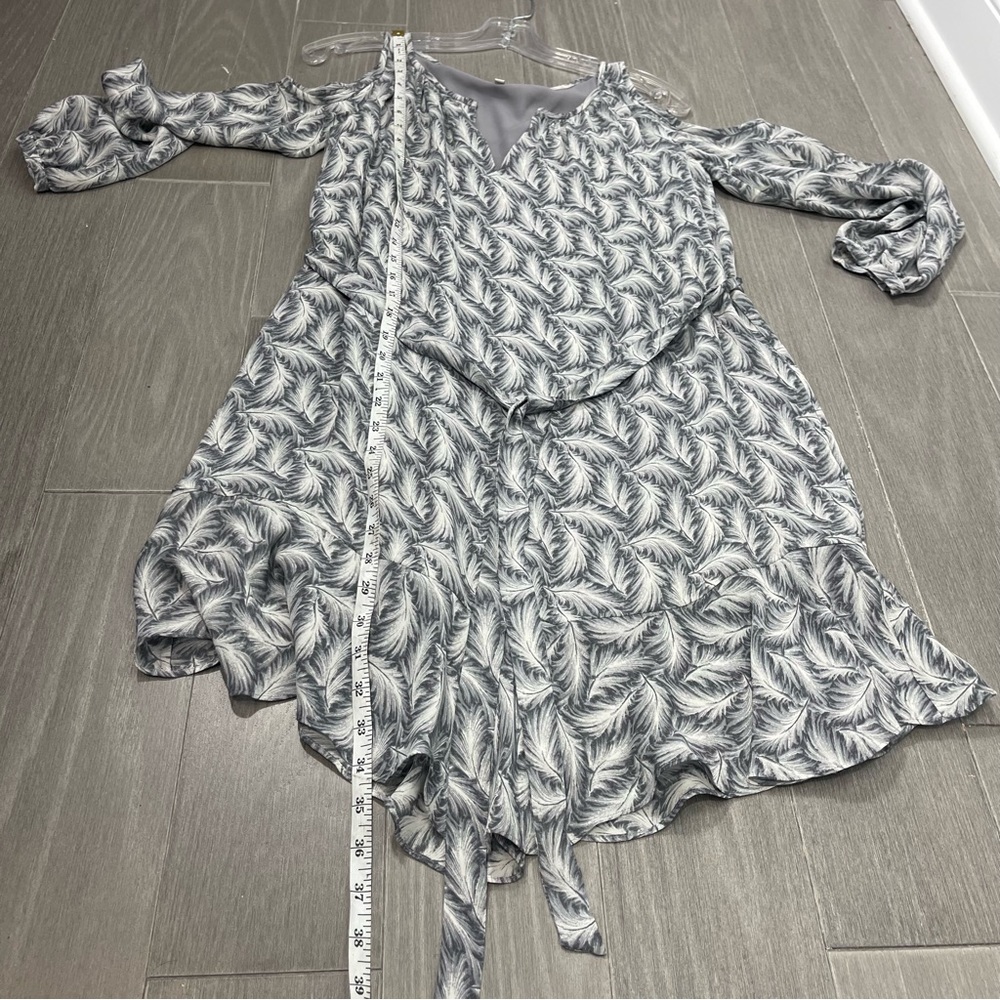 Joie Isaline Feather Cold Shoulder Mini Dress Gray White Print Silk Tie Belt XXS - Picture 16 of 16